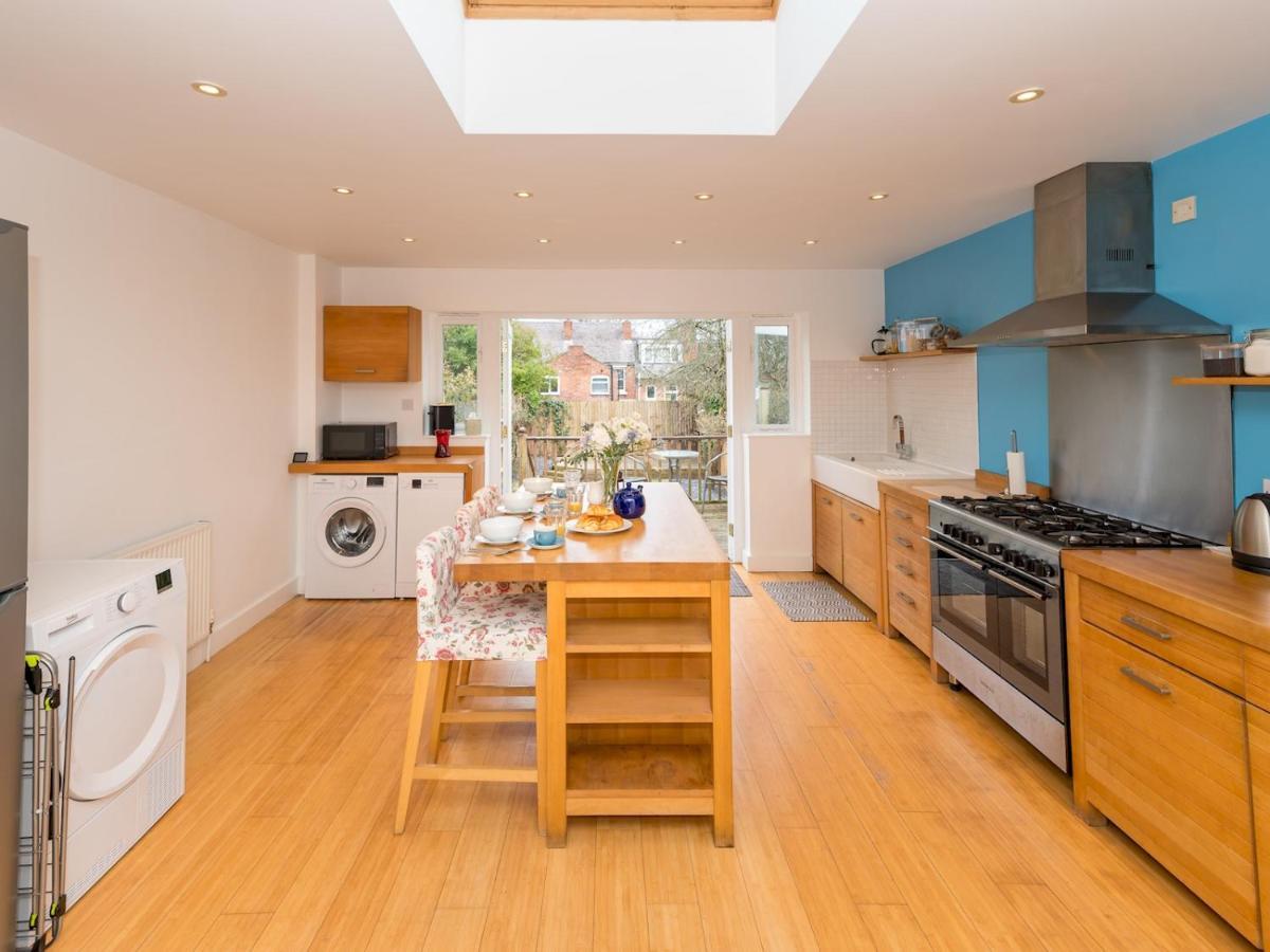 Pass The Keys 3 Storey Townhouse Shrewsbury Extérieur photo