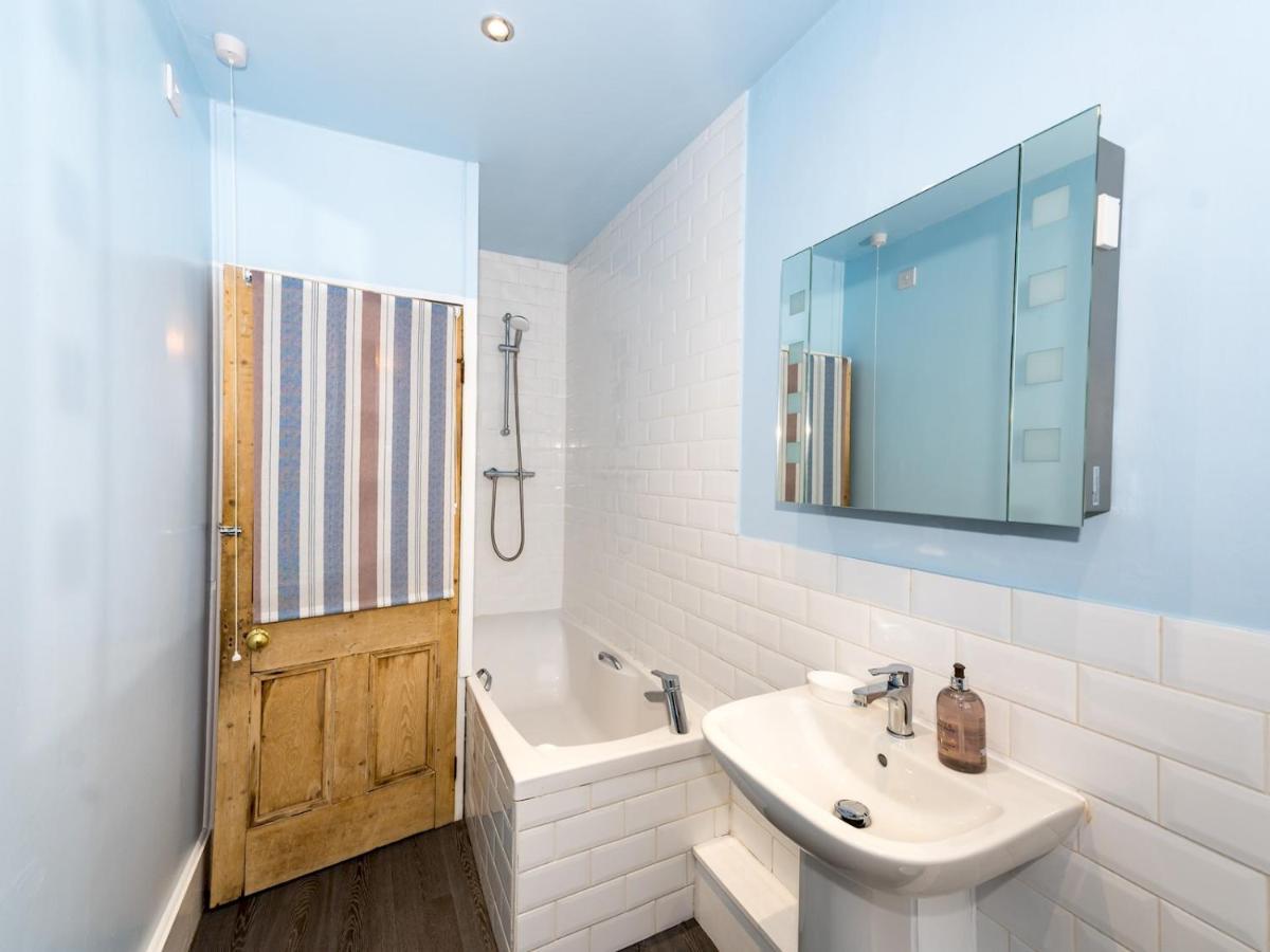 Pass The Keys 3 Storey Townhouse Shrewsbury Extérieur photo